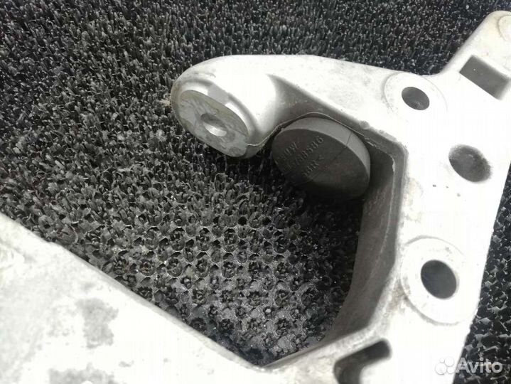 Кронштейн кпп 9485312 BMW 3 G20/G21