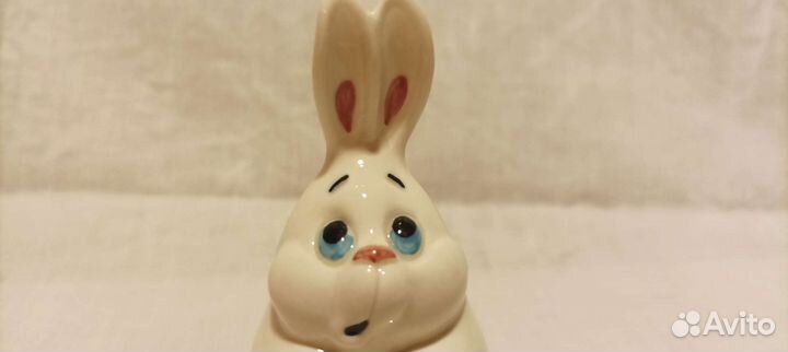 Фарфоровые статуэтки зайчиков