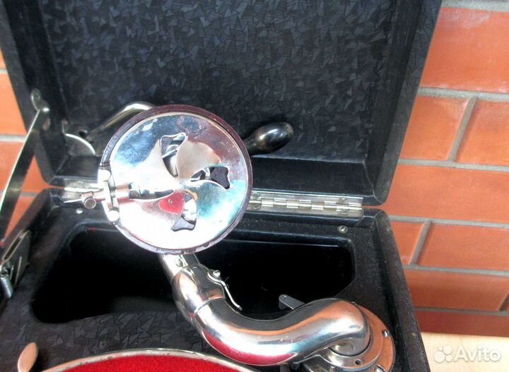 Советский патефон Завод 