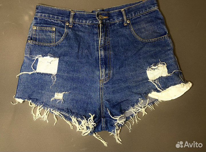 Джинсовая куртка и шорты