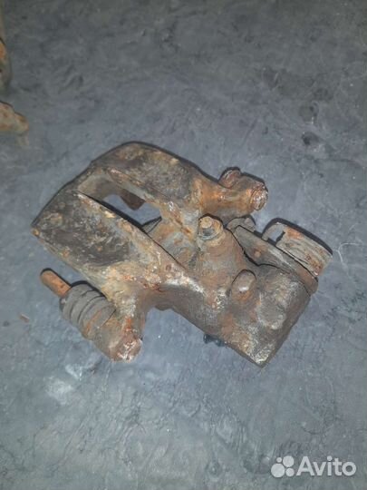 Задние суппорты ауди 100с4