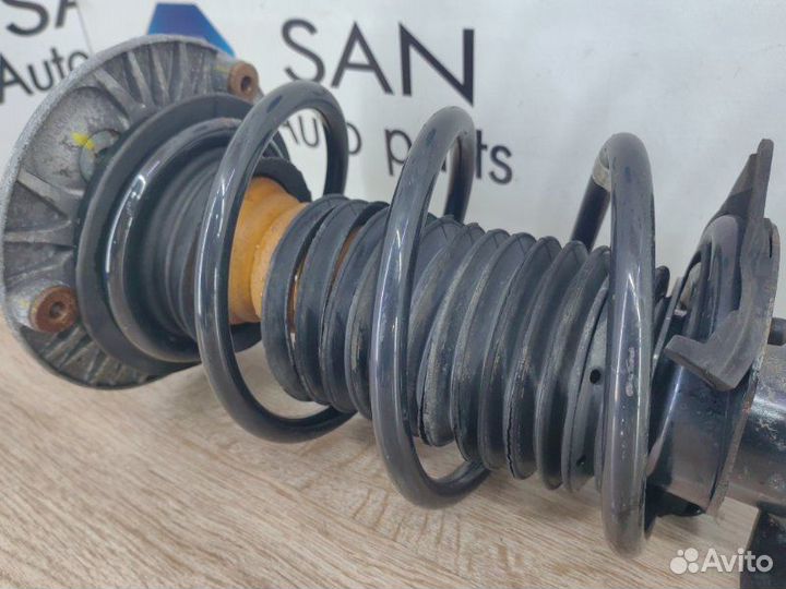 Стойка передняя правая Bmw 3 F30 N20B20 2012