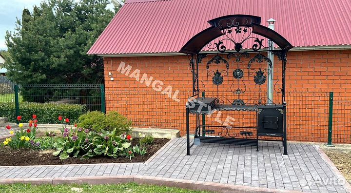 Мангал с крышей