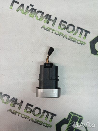 Кнопка аварийной сигнализации Ford Focus хэтчбек