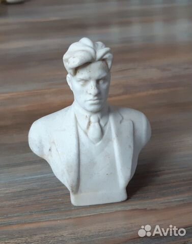 Бюст Маяковского