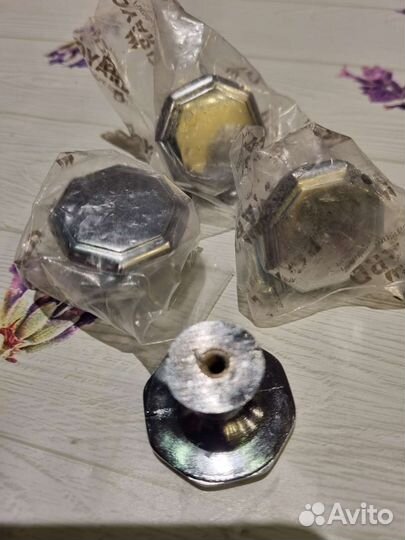 Мебельная ручка кнопка Boyard