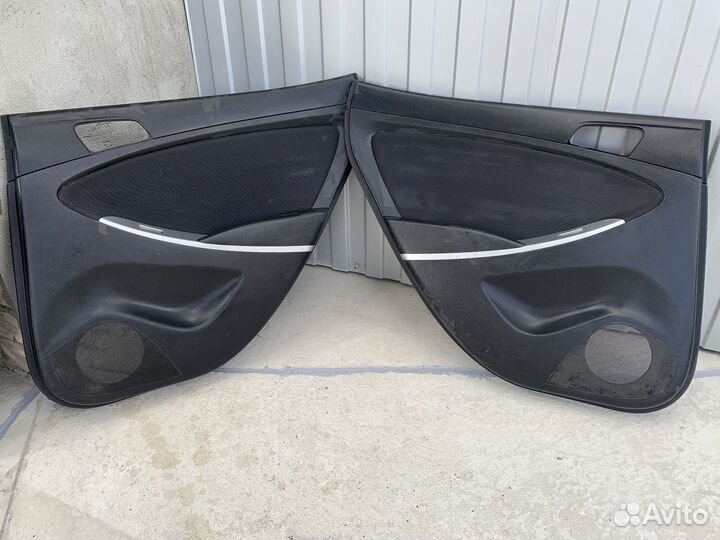 Обшивки дверей задние Hyundai Solaris 1