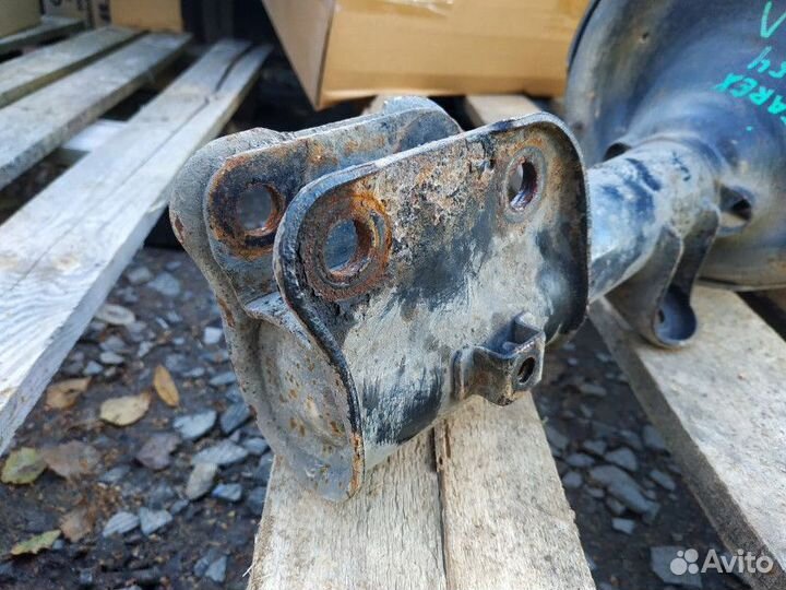 Стойка амортизатора переднего левого Hyundai Grand