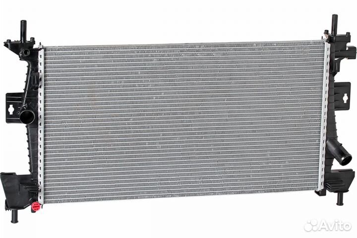 Радиатор охлаждения двигателя Ford Focus 3