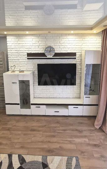 2-к. квартира, 63 м², 1/8 эт.