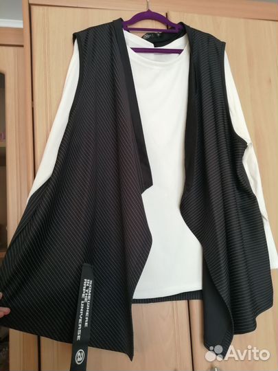 Костюм женский тройка 64 размер