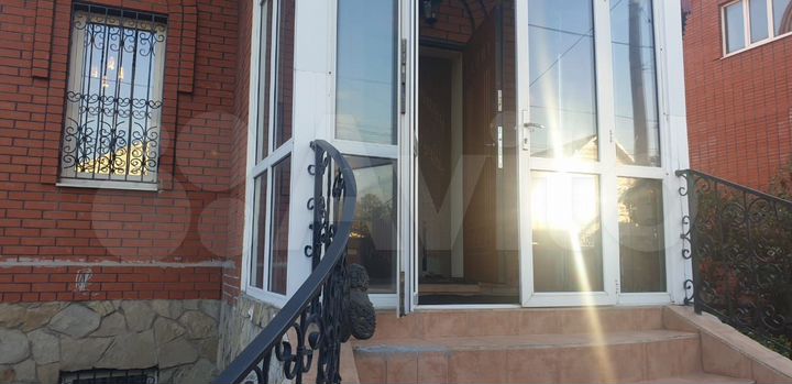 Дом 292 м² на участке 7,5 сот.