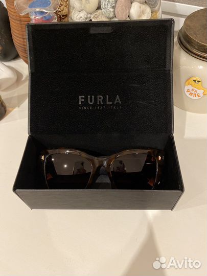 Солнцезащитные очки furla
