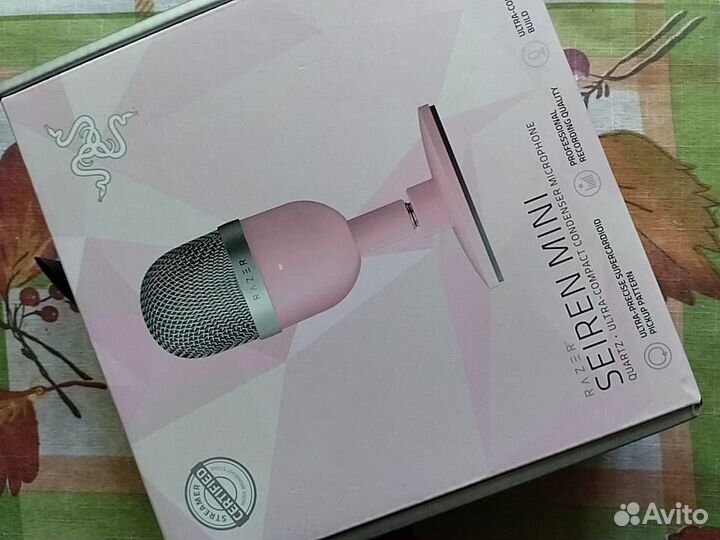Микрофон Razer Seiren Mini Quartz розовый