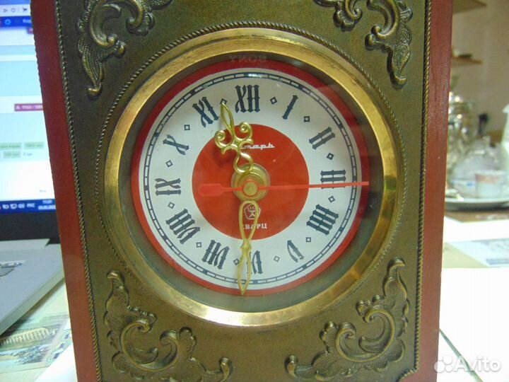 Часы Янтарь,Весна.На ходу