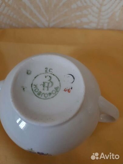 Заварочный чайник,сахарницы