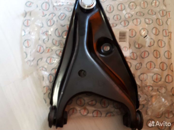 Рычаг передний левый renault,nissan