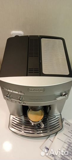 Кофемашина Delonghi Magnifica