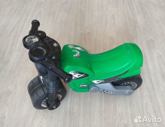 Продаю наш транспорт:машинка-толокар,беговел и тол