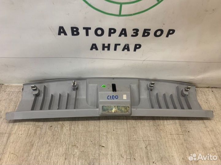 Накладка замка багажника Dodge Caliber 2007