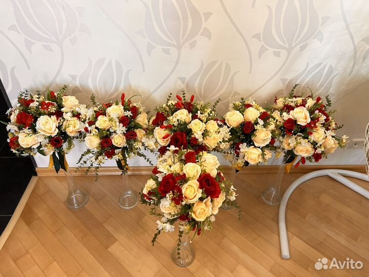 Искусст. цветы в вазах, украшение стола. Продажа