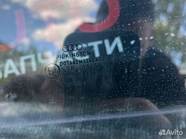 Стекло двери заднее правое Audi A4 B8
