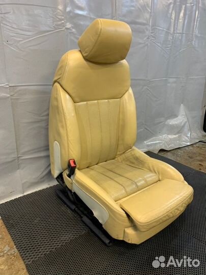 Сиденье переднее левое Bentley Continental Flying