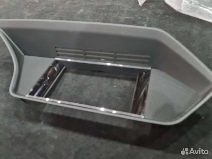 Рамка центрального дисплея Mercedes W212 дорест