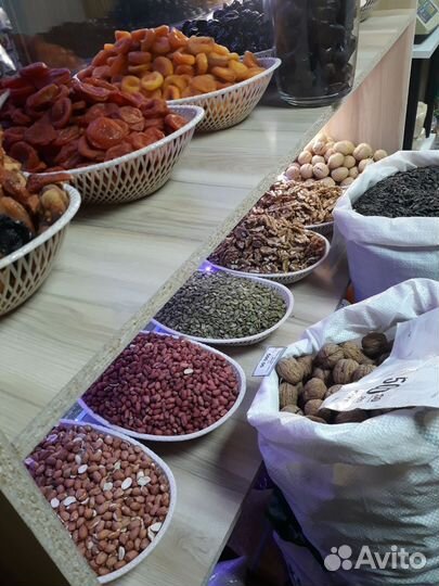 Орехи сухофрукты и сладости