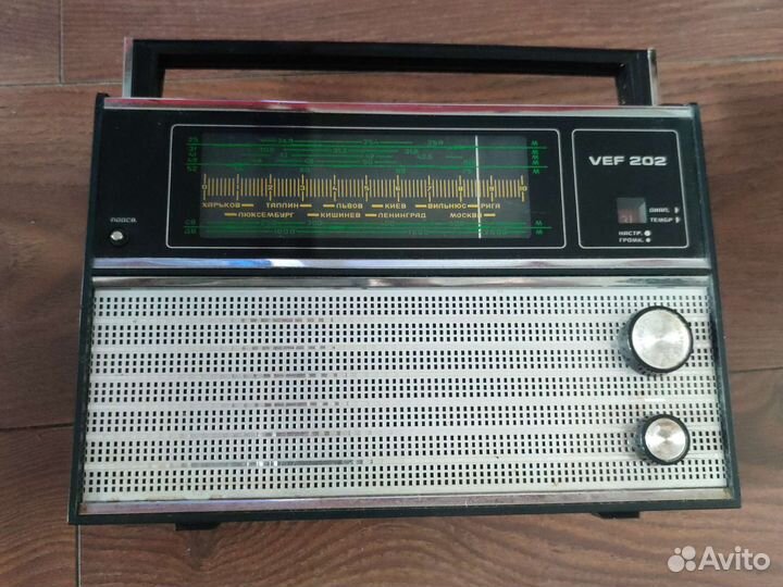 Советский радиоприемник vef 202