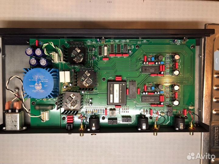 DAC (цифро-аналоговый конвектор)