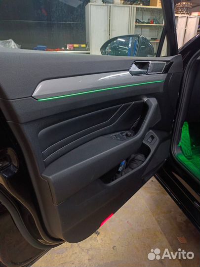 Контурная подсветка салона Volkswagen Passat B8