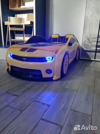 Детская кровать машина