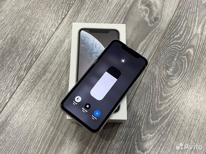 Телефон iPhone XR White