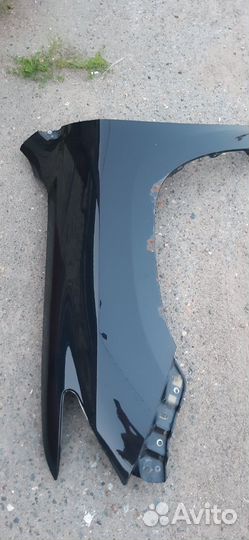 Крыло переднее