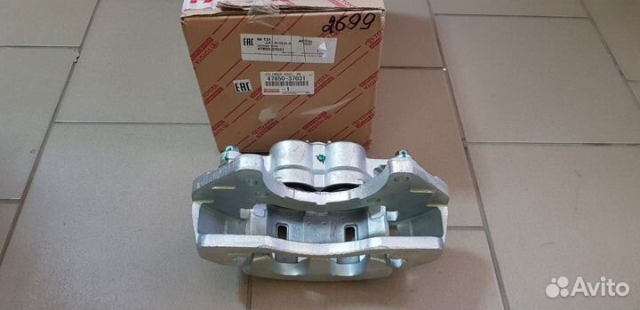 Суппорт задний левый hino 300 (У/К)