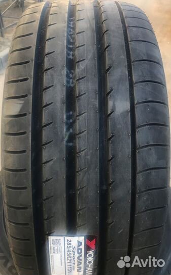 Yokohama Advan Sport V105T 285/45 R21