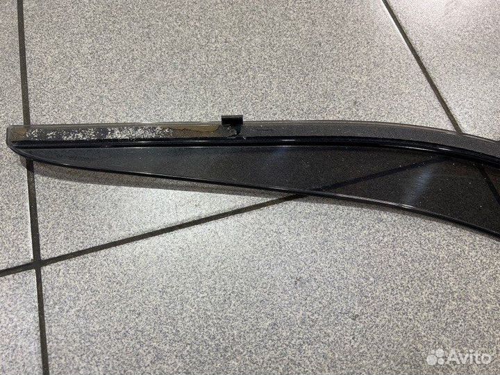 Ветровик задний левый Toyota Camry AVV50-1019417