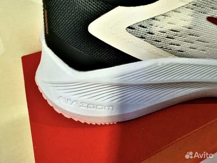 Кроссовки Nike Air Zoom Winflo 7