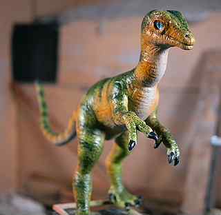 Фигура динозавра декоративная
