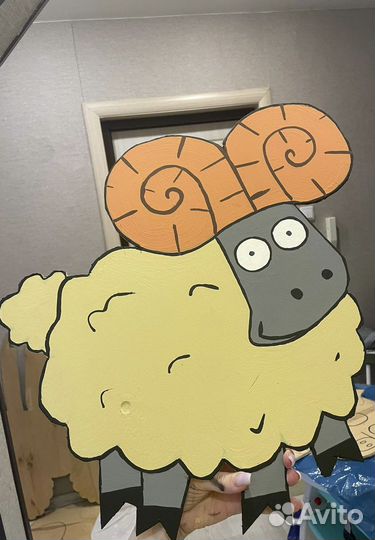 Аренда фотозоны синий трактор и батут