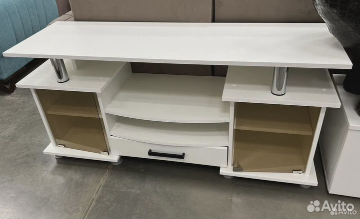 Тумба под телевизор 1,3м