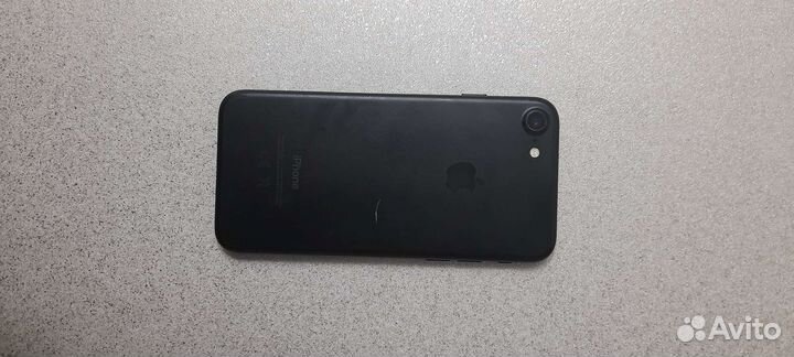 Телефон iPhone 7 на 32 gb
