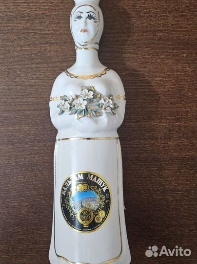 Фарфоровая бутылка, графин