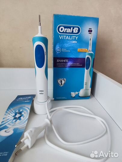 Продам электрическую зубную щётку Oral B