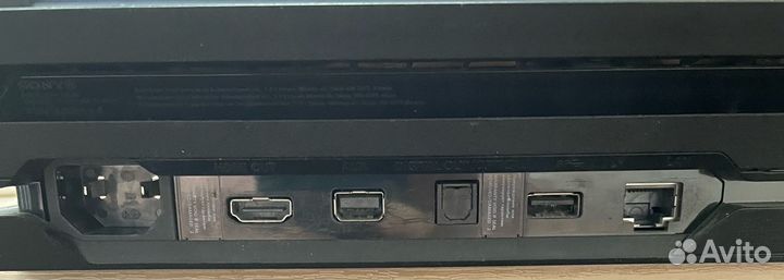 PlayStation 4 Pro 1TB (CUH-7008B)