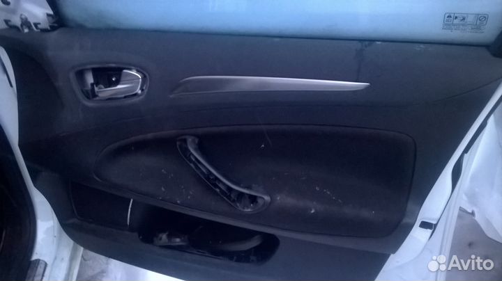Обшивки дверей для Ford Mondeo 4