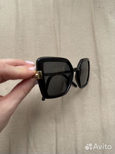 Солнцезащитные очки женские prada