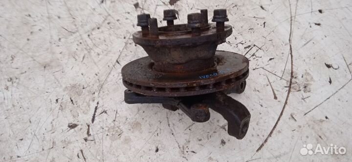 Кулак передний левый Ивеко