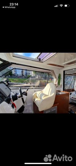 Яхта Beneteau Antares 8.8 350 л.с